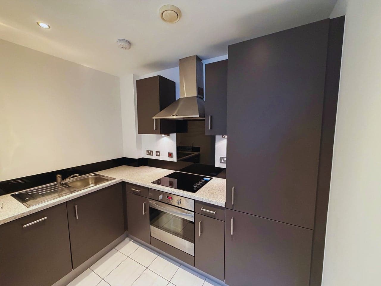 1 Bed Flat — Shipley thumbnail 4