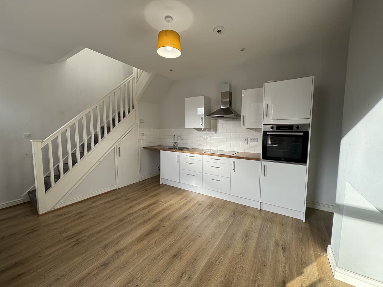 1 Bed Terraced House — Birkenshaw, Bradford thumbnail 3