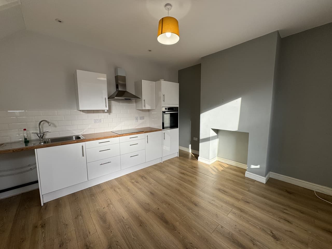 1 Bed Terraced House — Birkenshaw, Bradford thumbnail 4