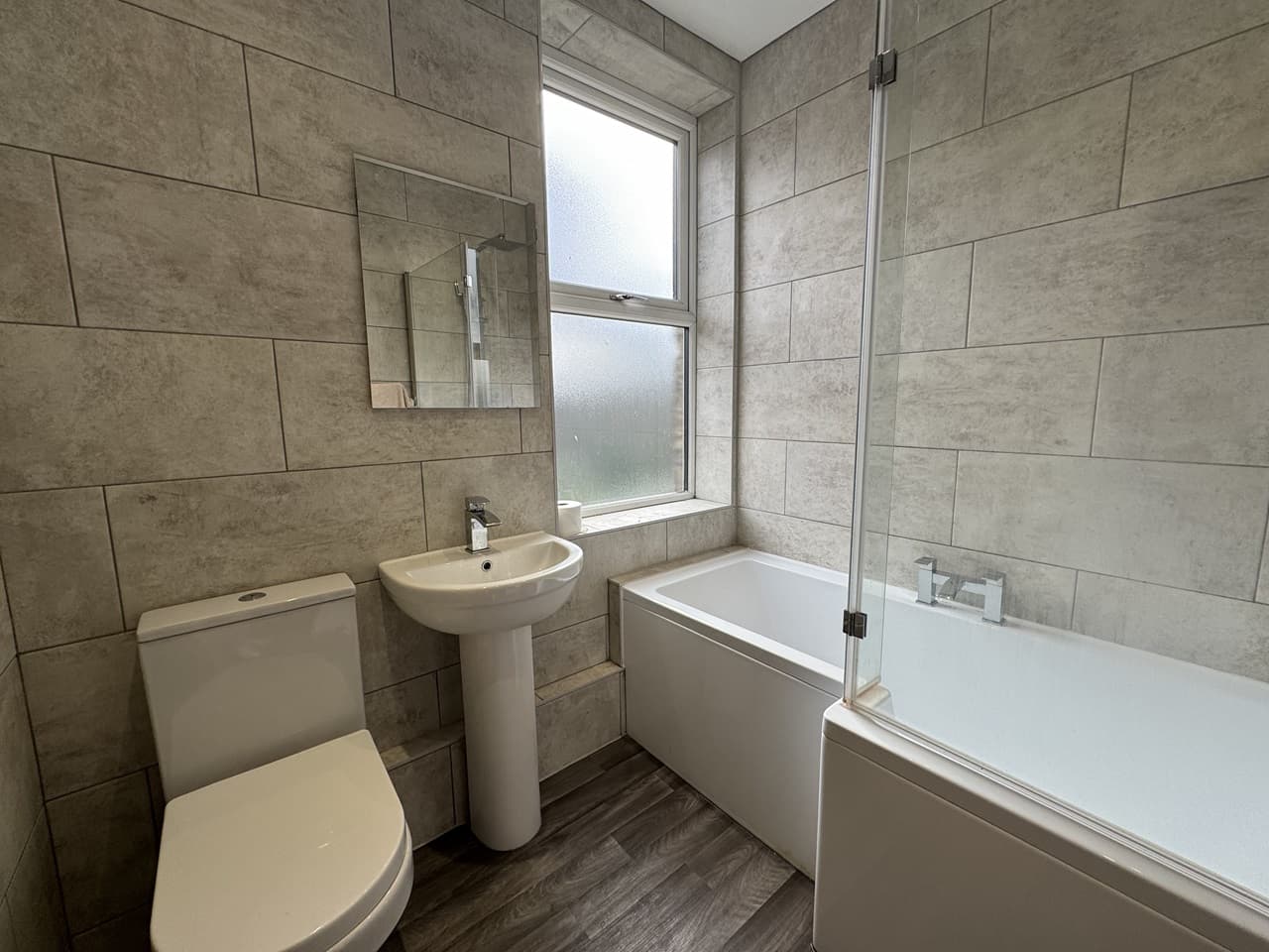 1 Bed Terraced House — Birkenshaw, Bradford thumbnail 6