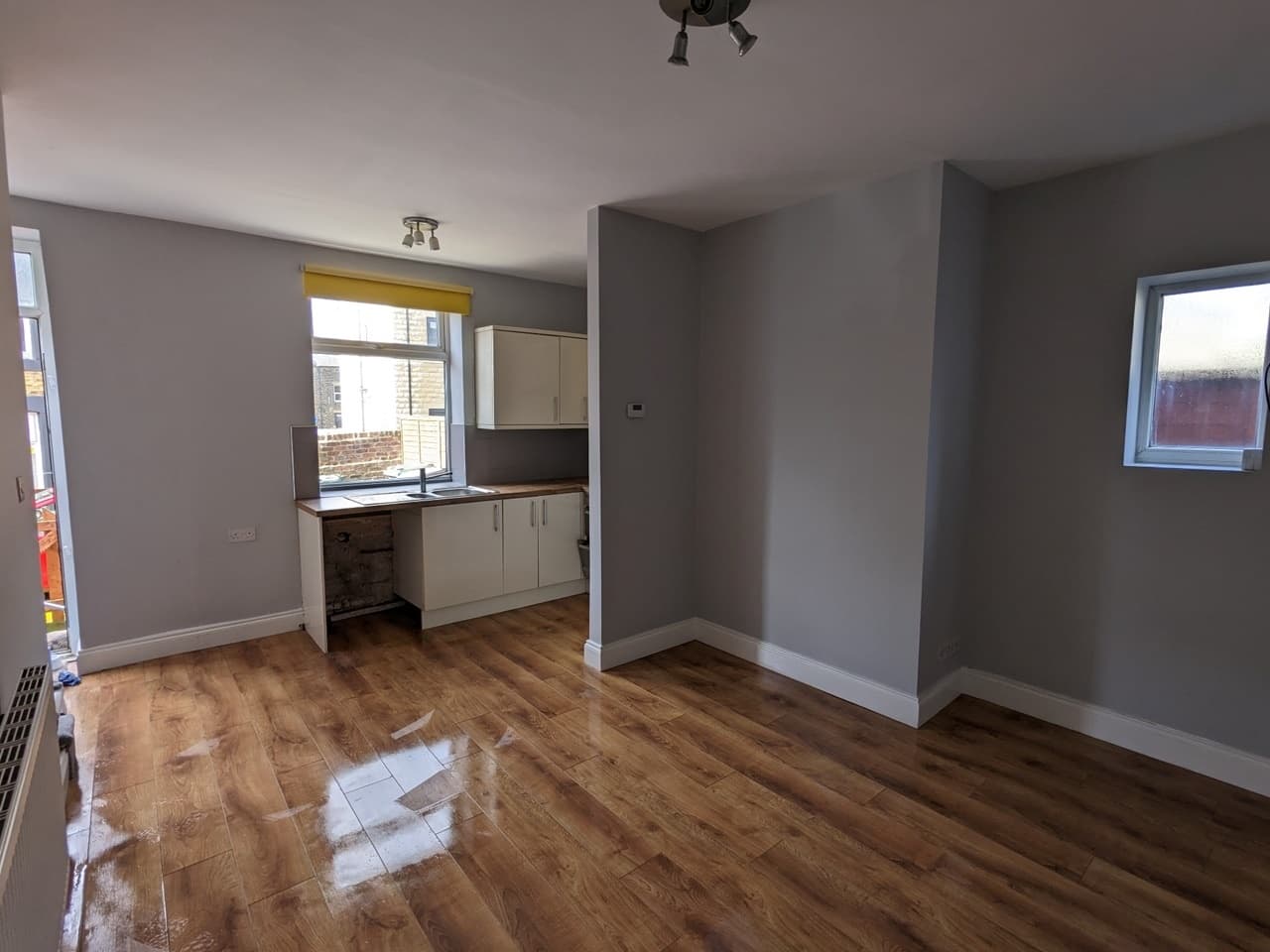 2 Bed End Terrace — Birkenshaw, Bradford thumbnail 12