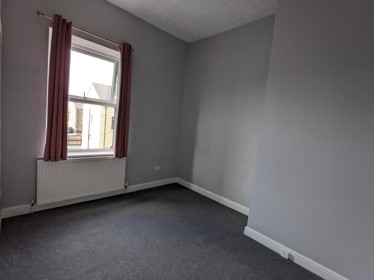 2 Bed End Terrace — Birkenshaw, Bradford thumbnail 4