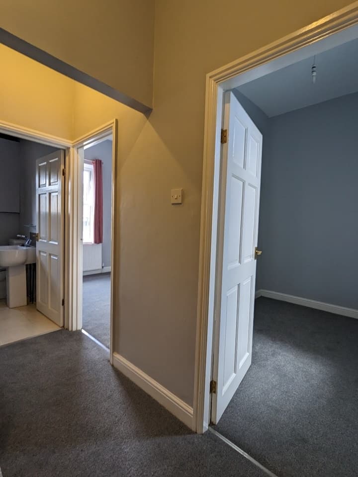 2 Bed End Terrace — Birkenshaw, Bradford thumbnail 7