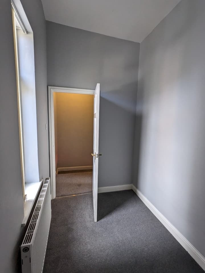 2 Bed End Terrace — Birkenshaw, Bradford thumbnail 9