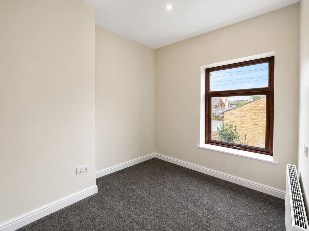 2 Bed Terraced House — Birstall, Batley thumbnail 6