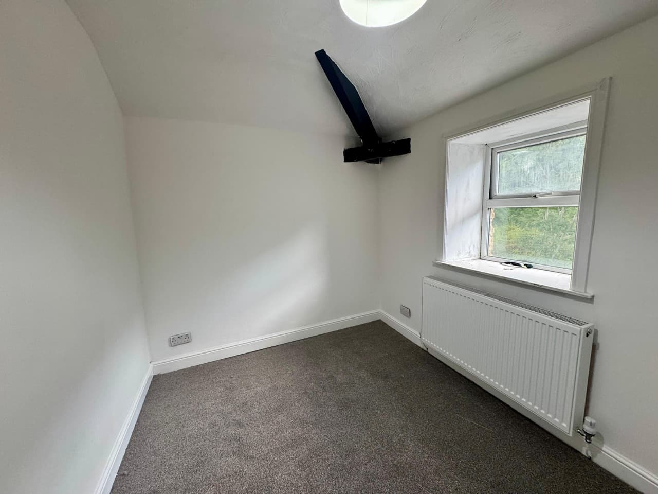 2 Bed Terraced House — Huddersfield thumbnail 3