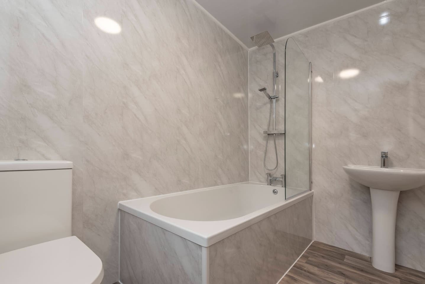 3 Bed Terraced House — Oakenshaw, Bradford thumbnail 4