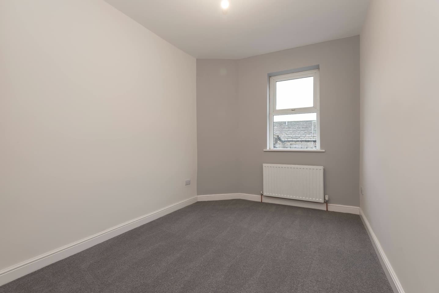 3 Bed Terraced House — Oakenshaw, Bradford thumbnail 6