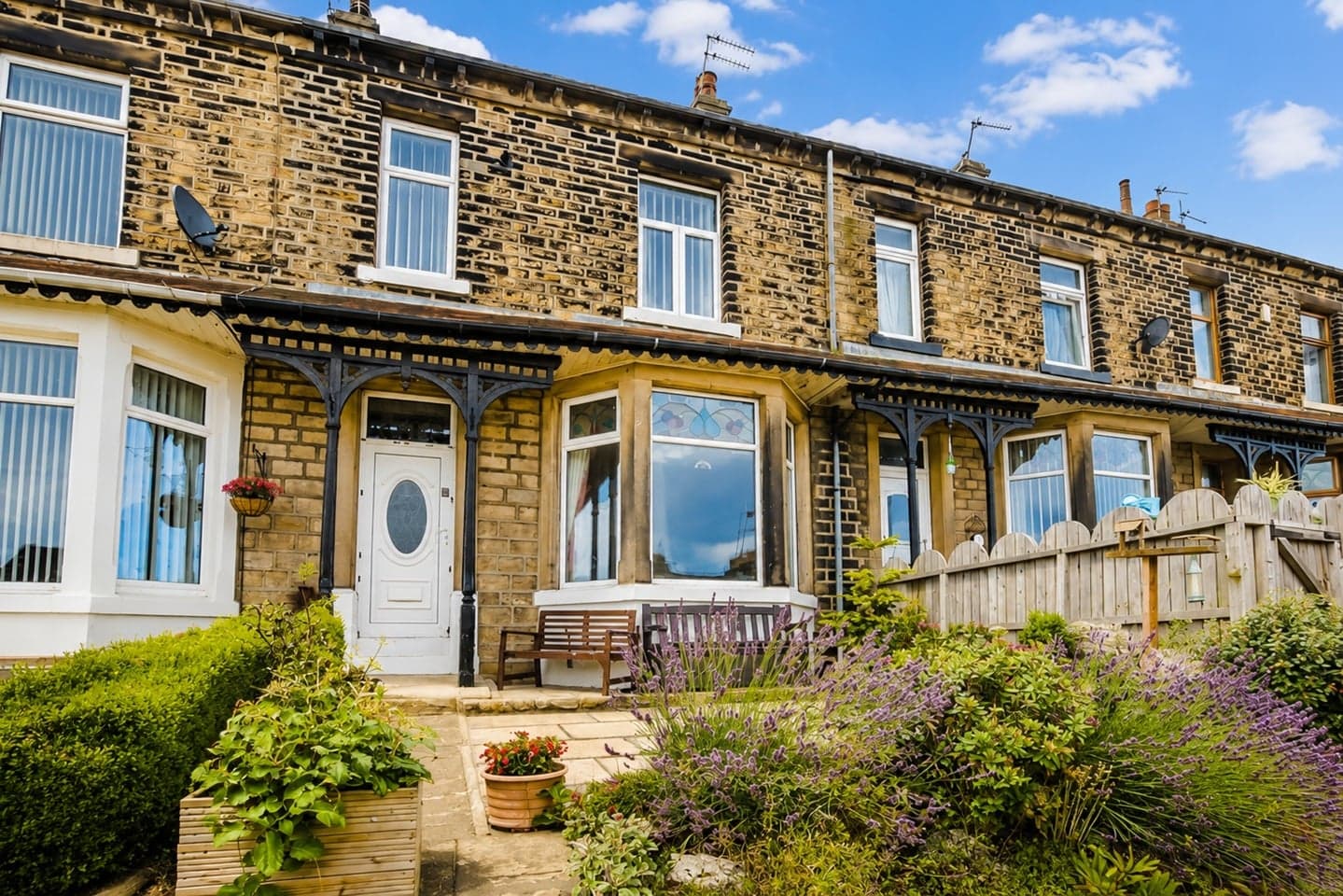 4 Bed Terraced House — Sowerby Bridge — photo 1